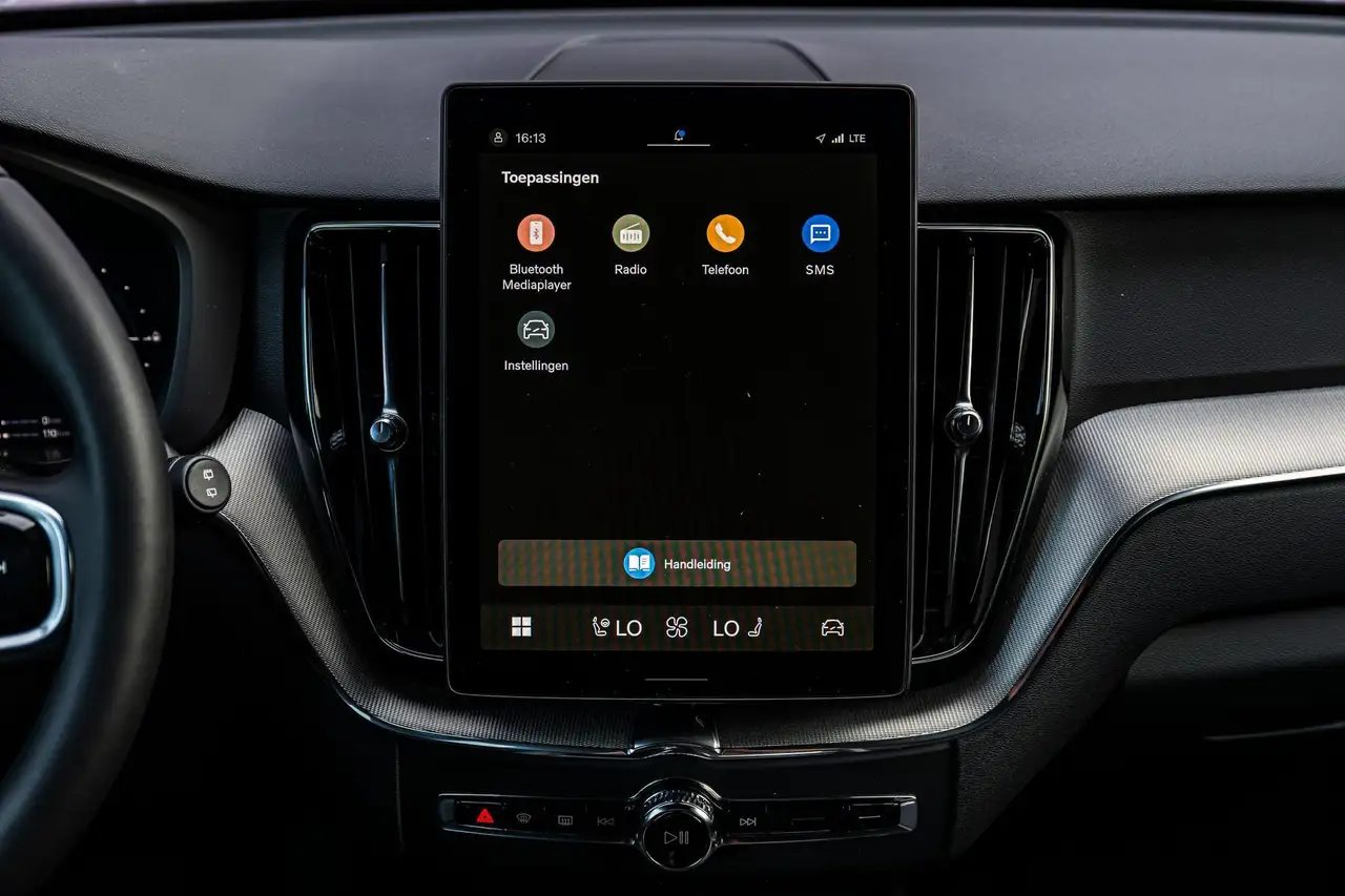 Volvo XC60 2026 — фото 12