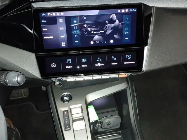 Peugeot 308 view 11