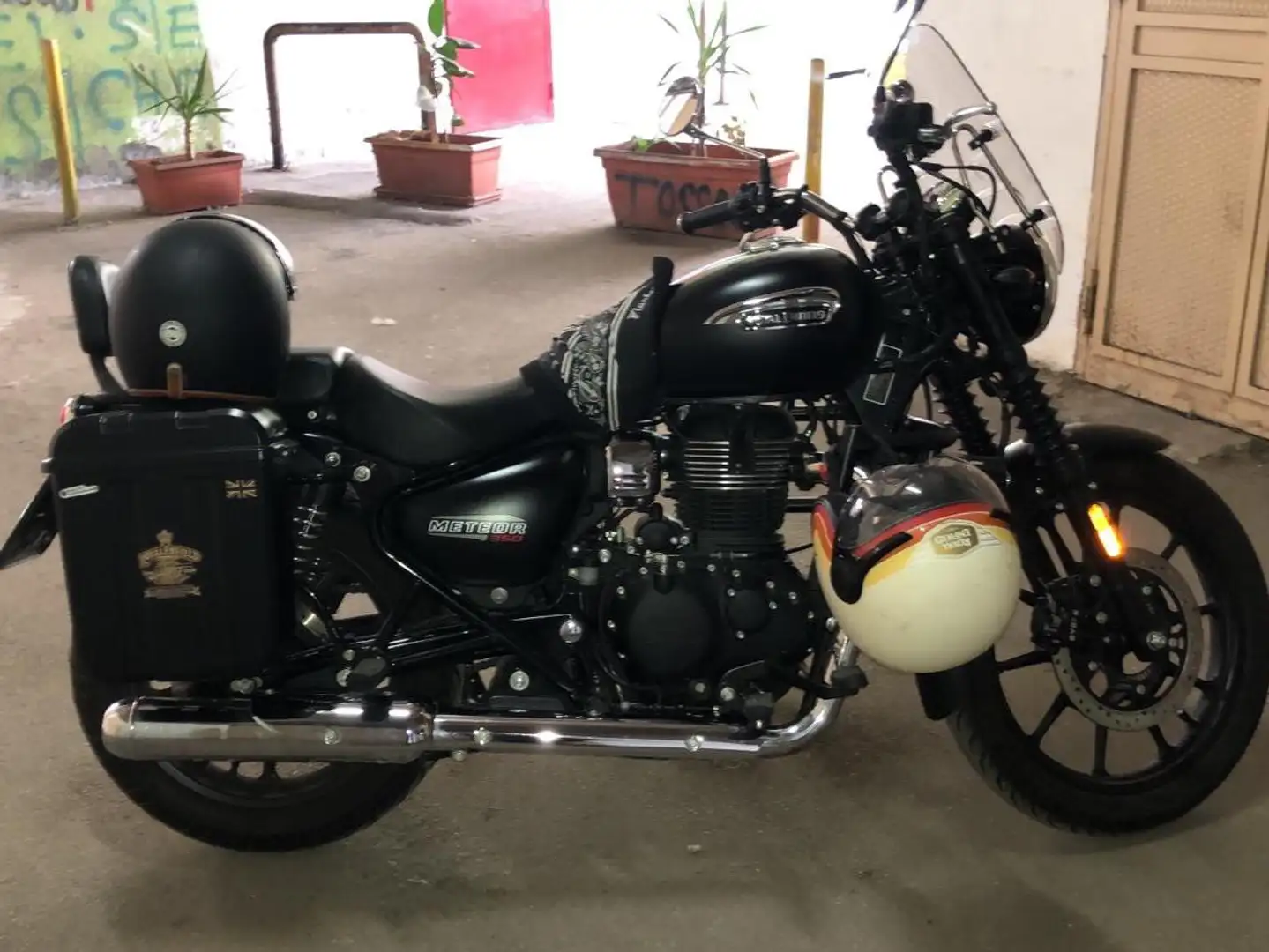 Royal Enfield Meteor 350 Custom Nero - 1