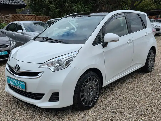 Toyota Verso-S Verso S 1.33 VVT-i Multidrive Comfort*Navi*Panoram