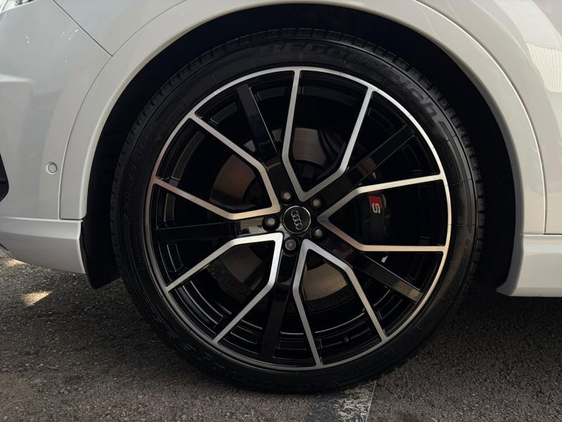 Audi SQ7 4.0d — photo 5