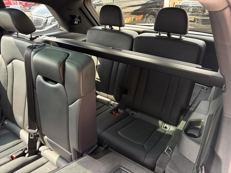 Audi SQ7 4.0d — photo 14