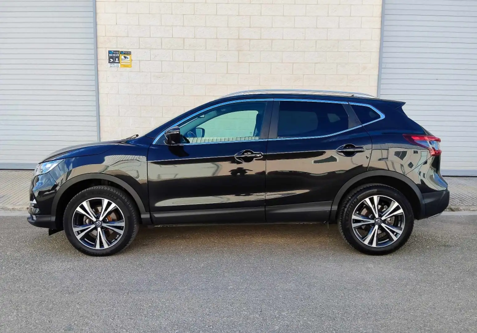 Nissan Qashqai 1.6dCi N-Connecta 4x2 Noir - 2
