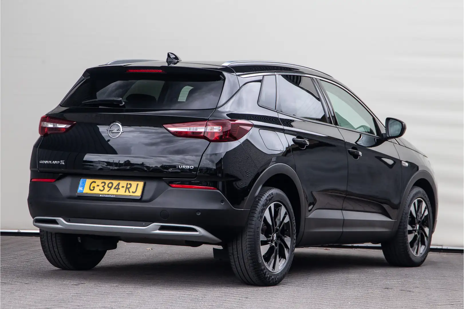 Opel Grandland X 1.2 Turbo Innovation Navi, Carplay, Automaat 2019 Schwarz - 2