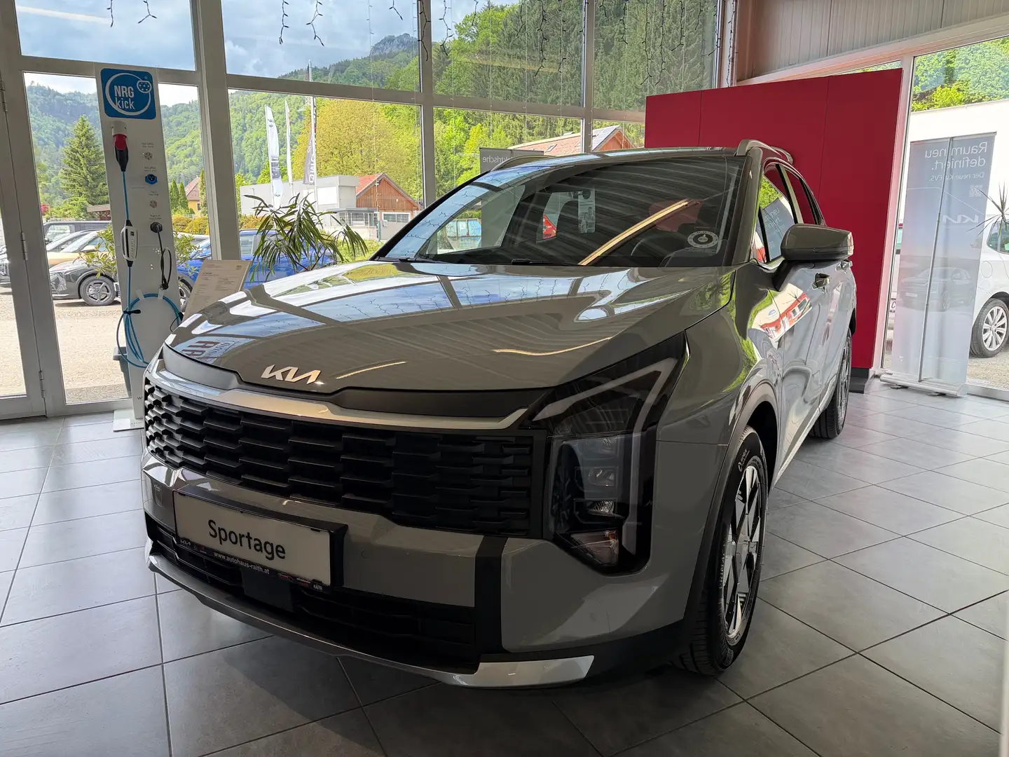 Kia Sportage Sportage 1,6 TGDI Silber 7DCT AWD Grau - 1