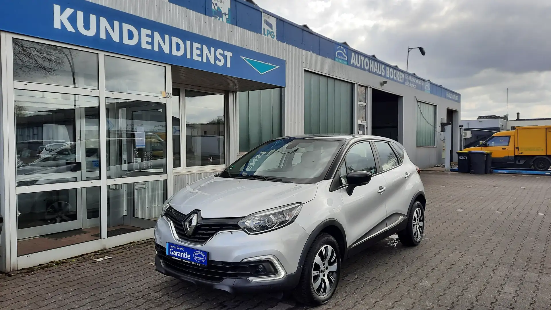 Renault Captur Experience   *NAVI/EINPARKHILFE* Grau - 1