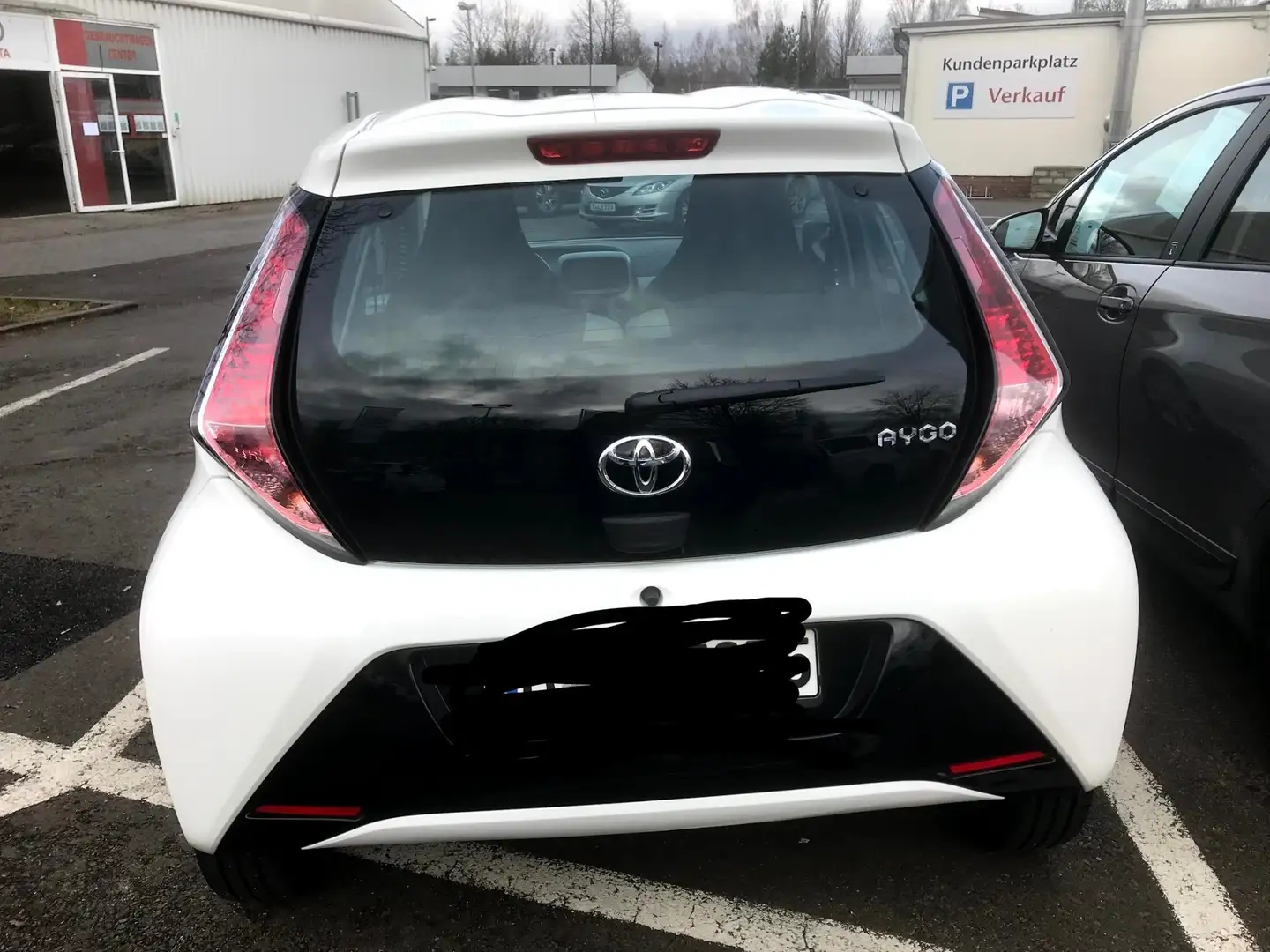 Toyota Aygo x-play touch Alb - 1