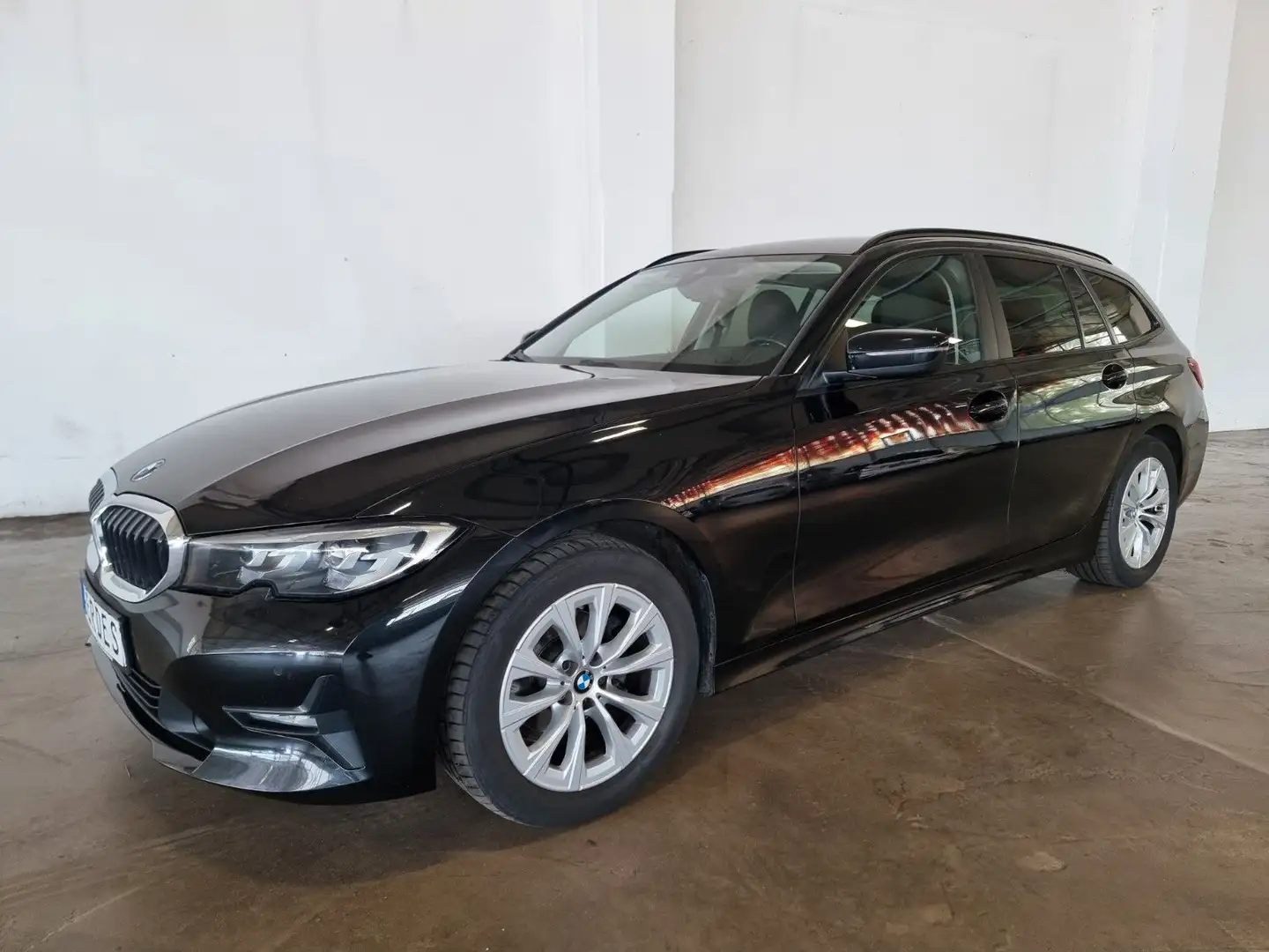 BMW 318 Baureihe 3 Touring 318 d Advantage Schwarz - 2