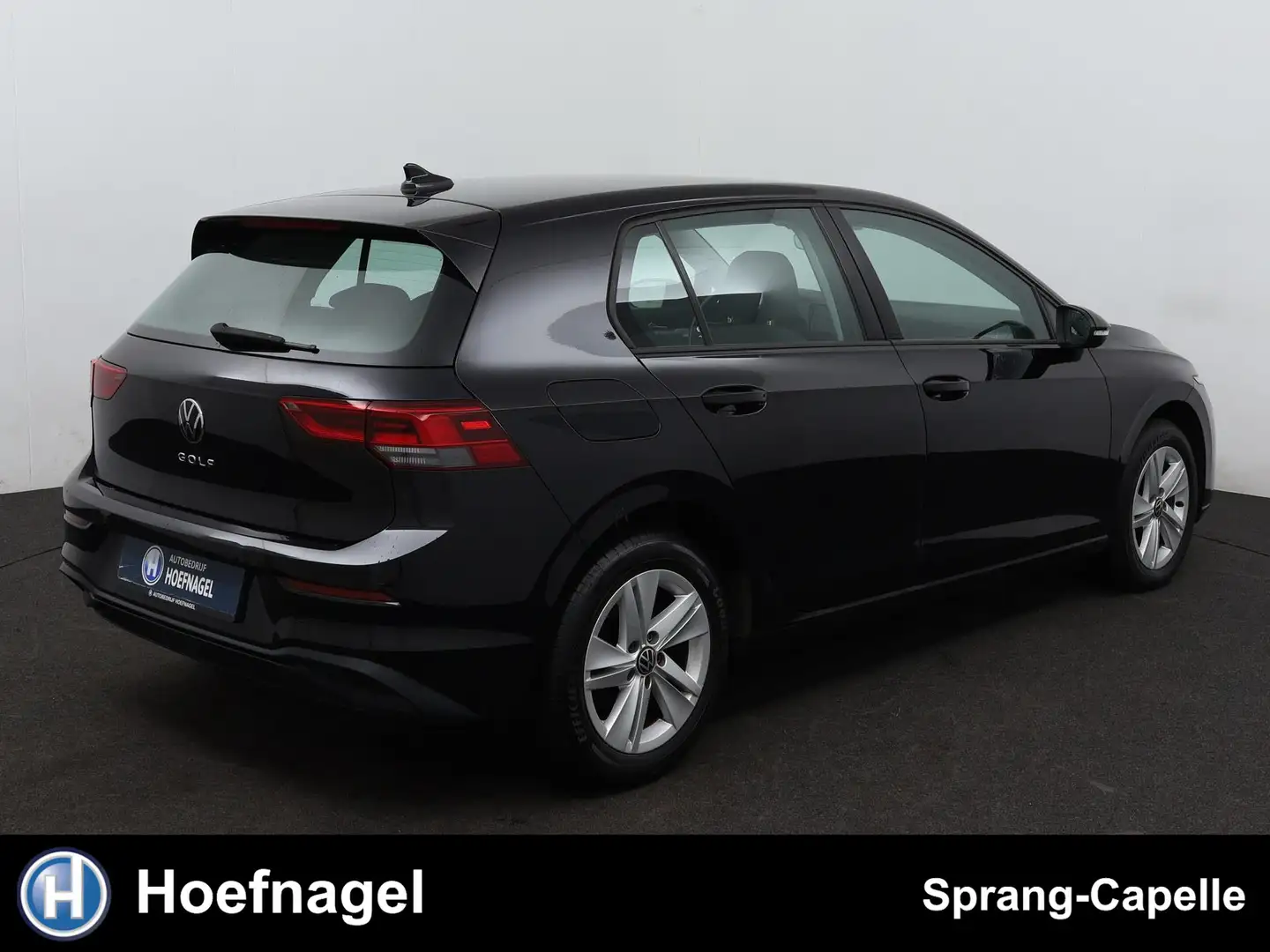 Volkswagen Golf 1.5 TSI Life | ACC | Navi | Carplay | Stoelverw. Zwart - 2