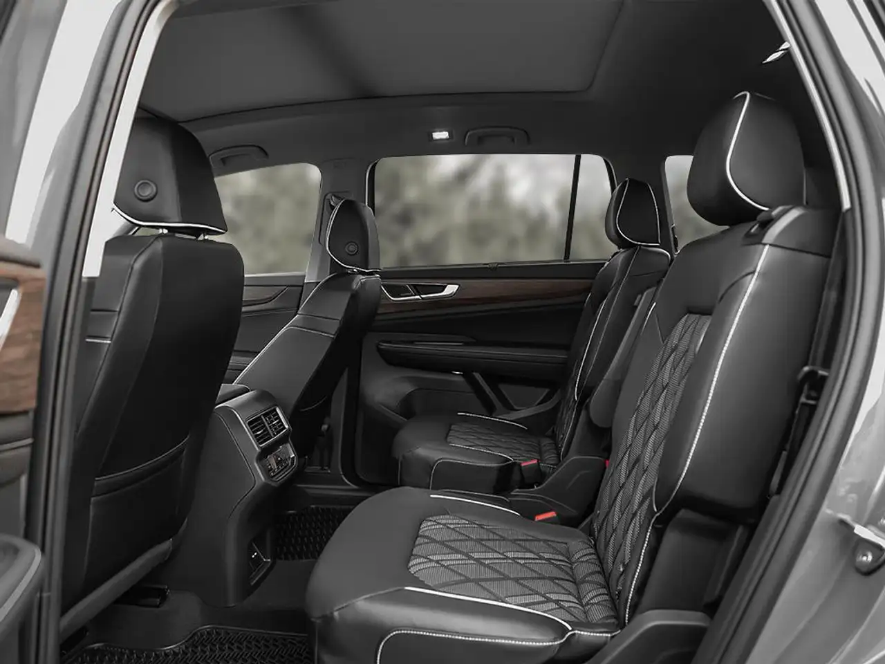 Volkswagen Atlas снимка Volkswagen Atlas