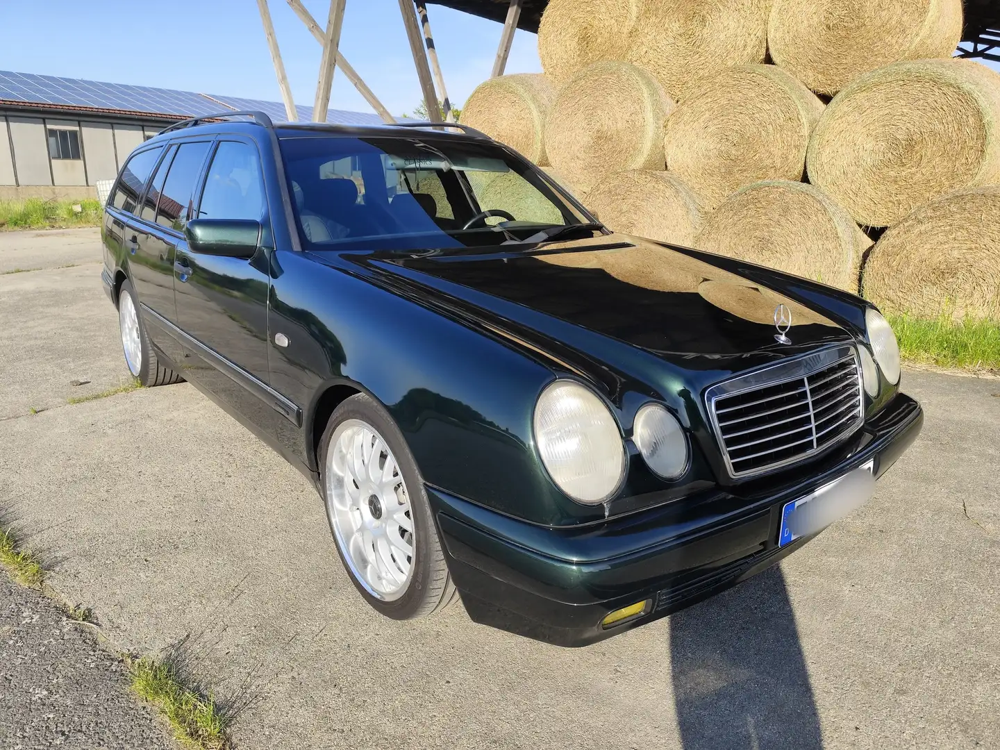 Mercedes-Benz E 200 E 200 T Kombie mit viel Platz und TÜV W210 S210 Grün - 2