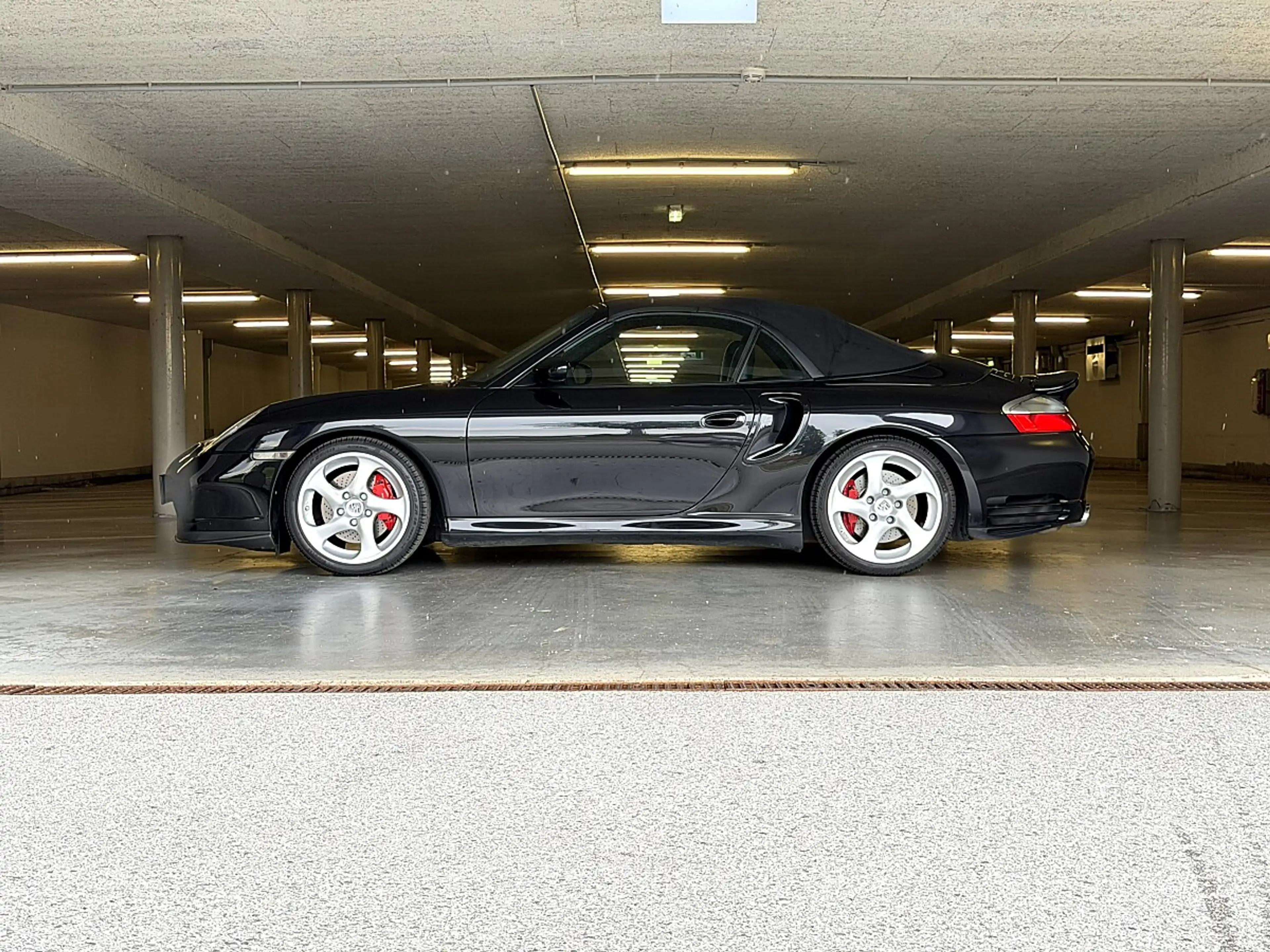 Porsche 996 911 996.2 Turbo Cabrio "Handschalter" Erstlack! — photo 11