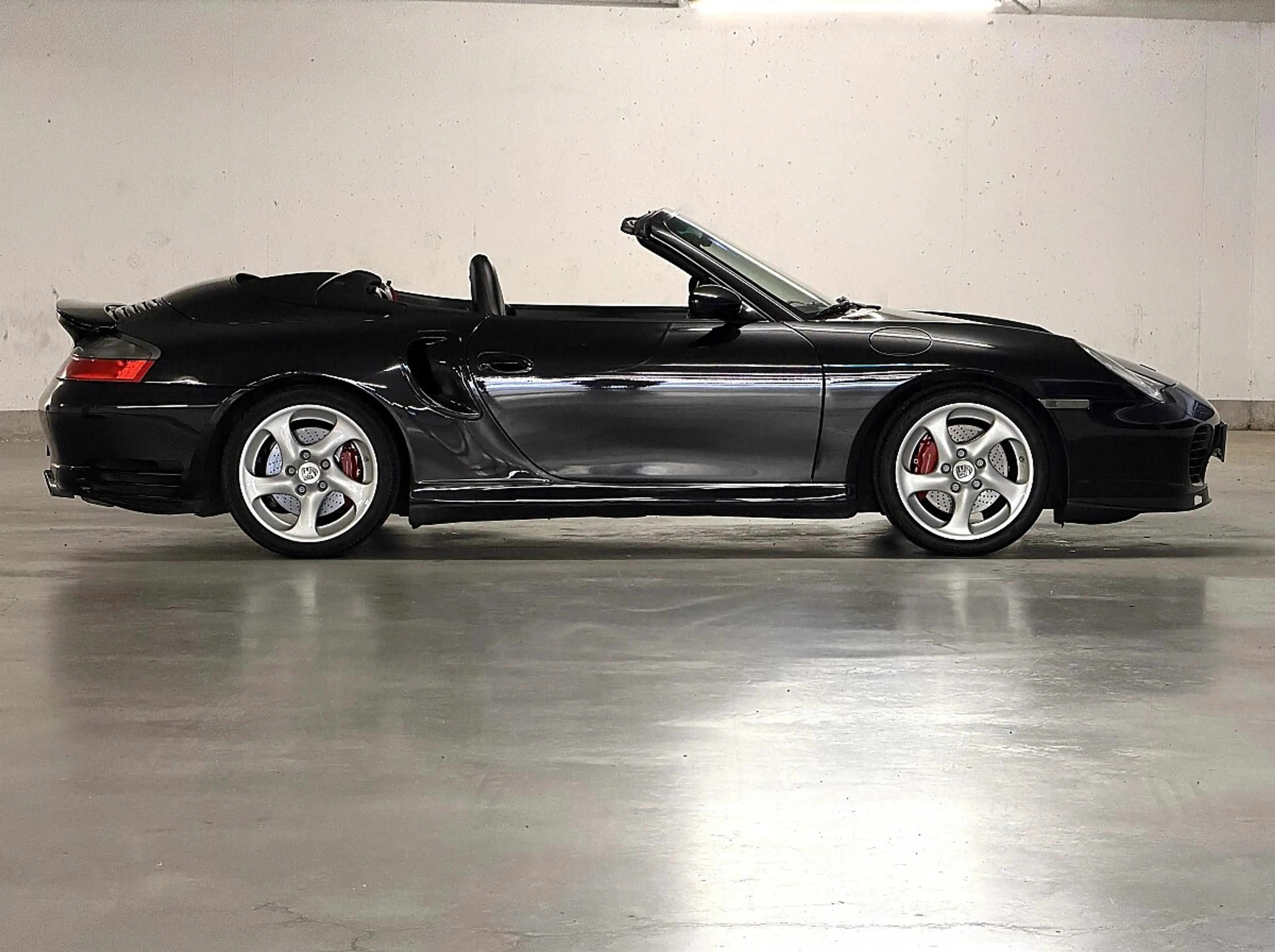 Porsche 996 911 996.2 Turbo Cabrio "Handschalter" Erstlack! — photo 3