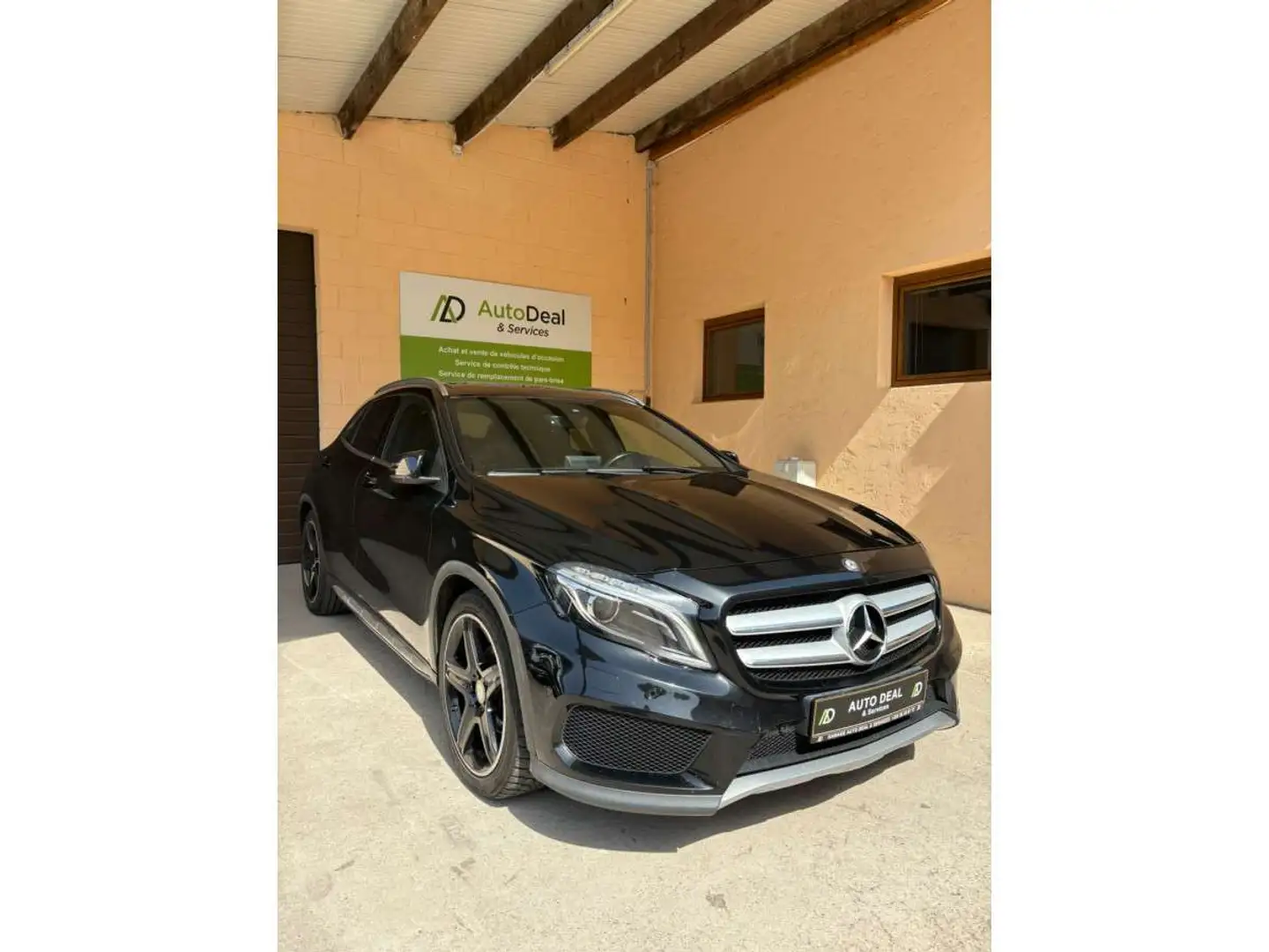 Mercedes-Benz GLA 200 d pack AMG Panorama Automatique Чорний - 1