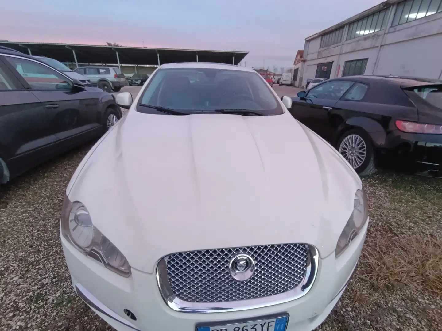 Jaguar XF 2.7d Premium Luxury auto - 1