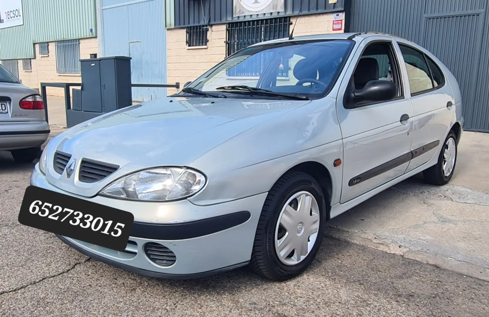 Renault Megane 1.4 Authentique Gris - 1