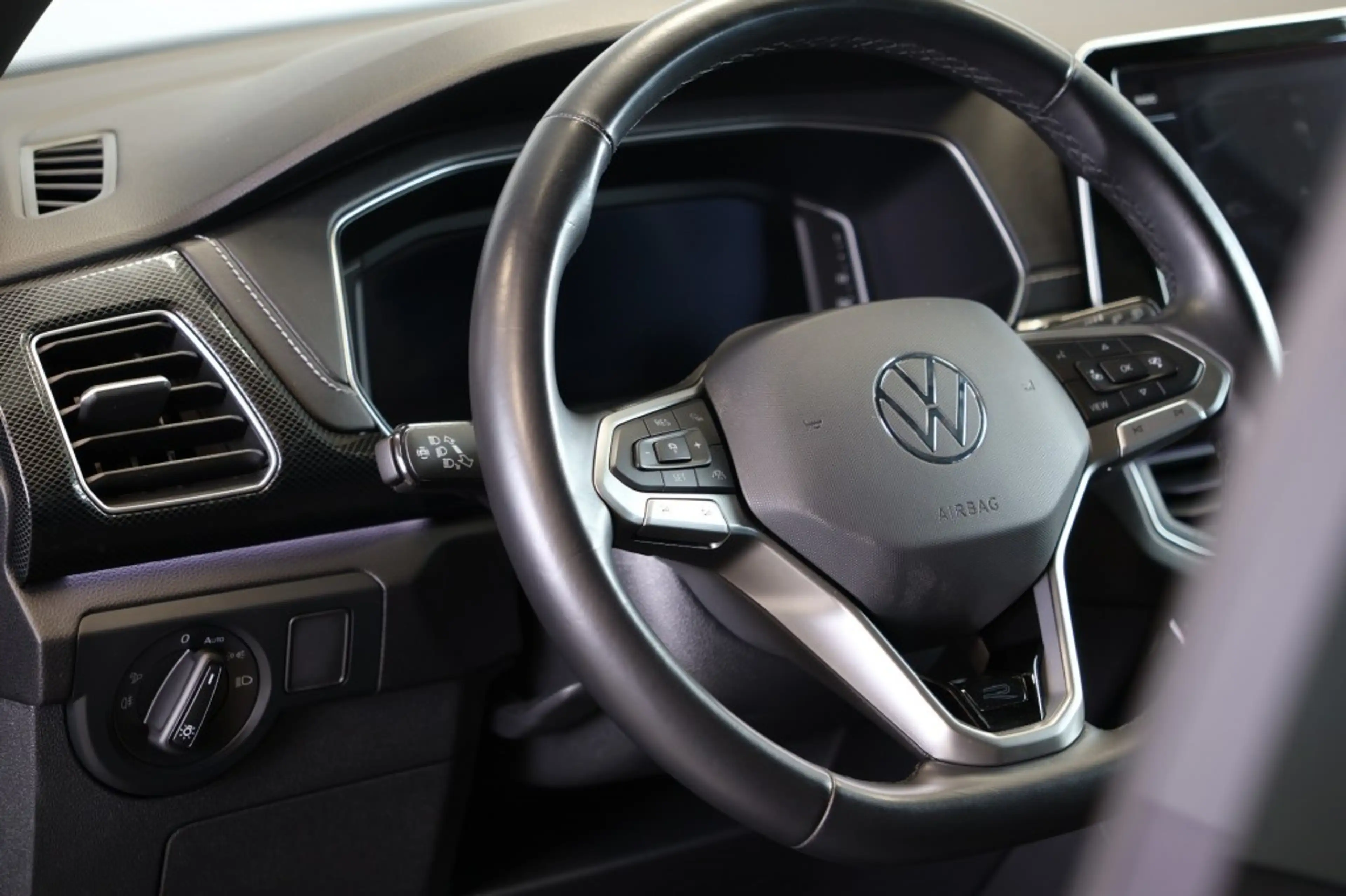 Volkswagen T-Cross 1.0 TSI R-Line - Stoelverwarming - Keyless - Matri — photo 15