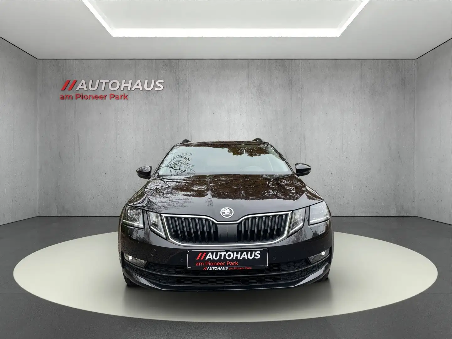 Skoda Octavia Combi 2.0 TDI DSG-Clever-ACC-LED-Stop&Go Noir - 2