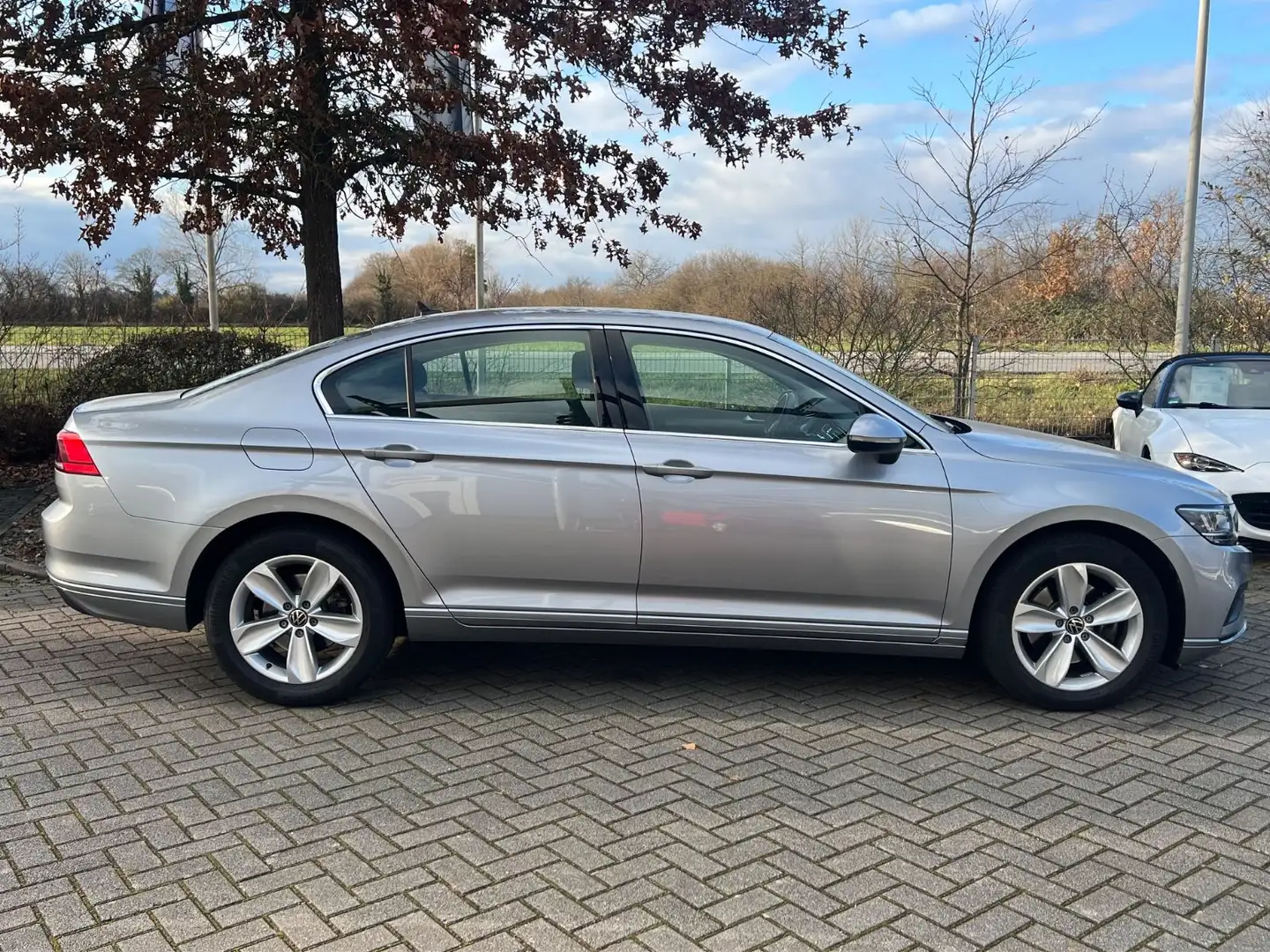 Volkswagen Passat Lim. 2.0 TSI Business*DSG*Kamera*1-Hd Silber - 2