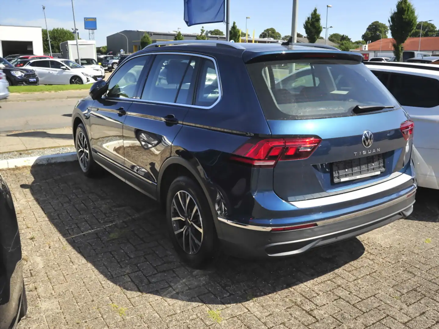 Volkswagen Tiguan 1.5 TSI Navi AHK PDC Sitzheizung LED Azul - 2