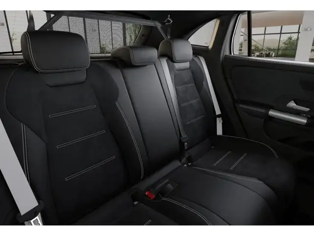 Mercedes-Benz Gla view 10