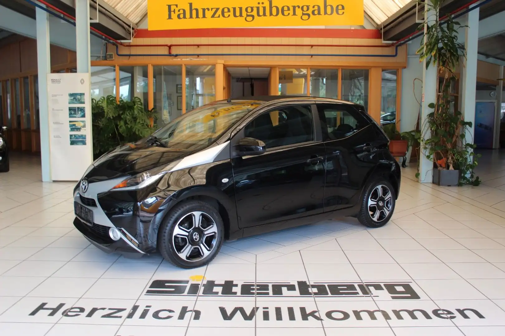 Toyota AYGO x-wave *Faltdach* Noir - 1