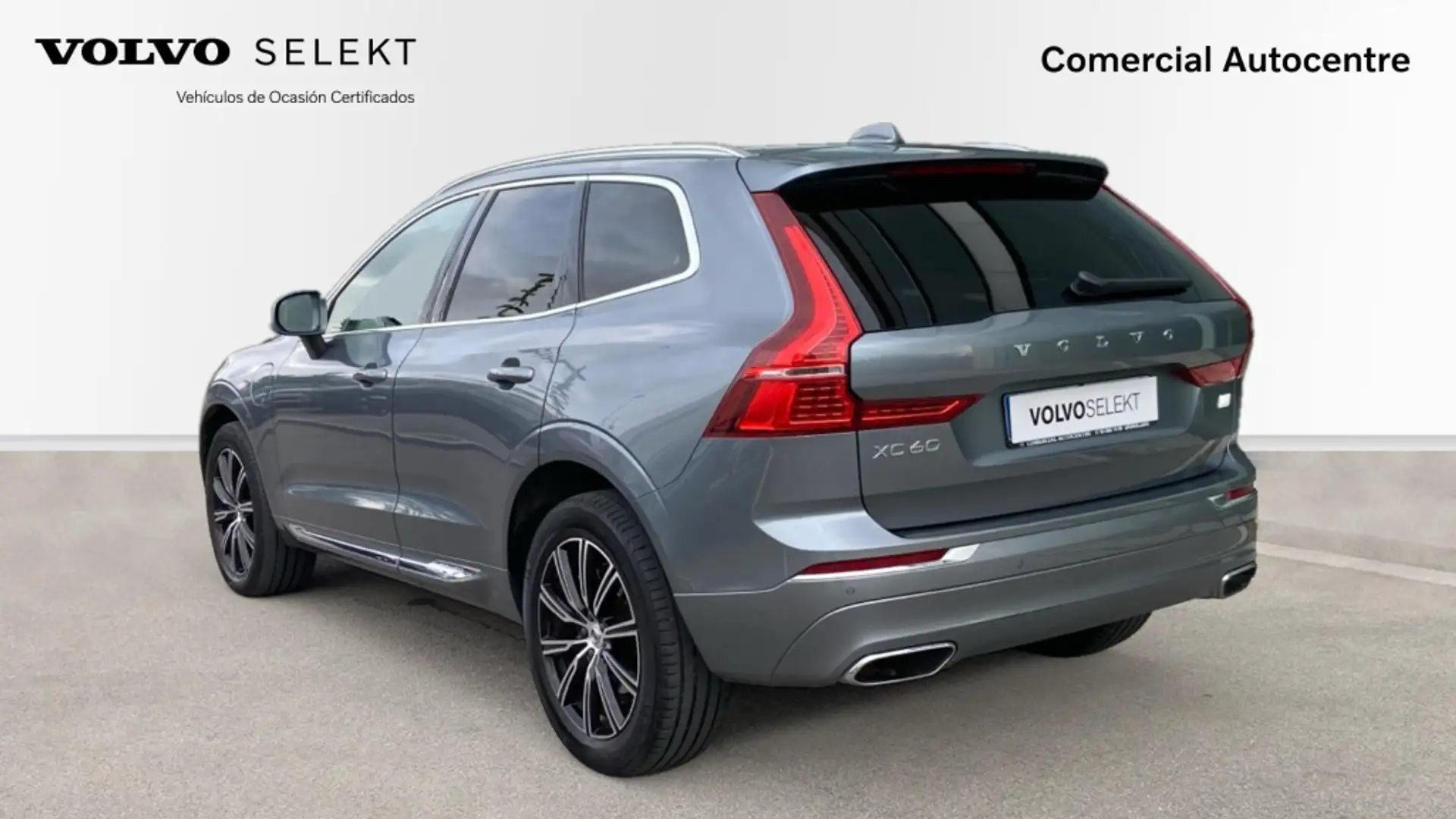 Volvo XC60 II RECHARGE INSCRIPTION, T6 AWD HiBRIDO ENCHUFABLE Gris - 2
