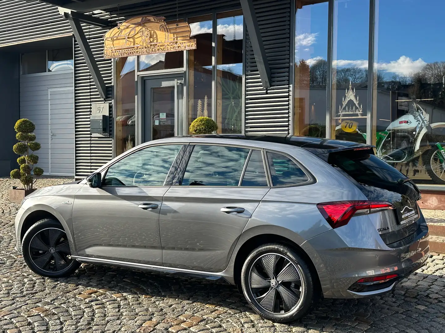 Skoda Scala 1.0 TSI DSG Monte Carlo +MATRIX+FSHZG+AHK+5JAHRE+ Grau - 2