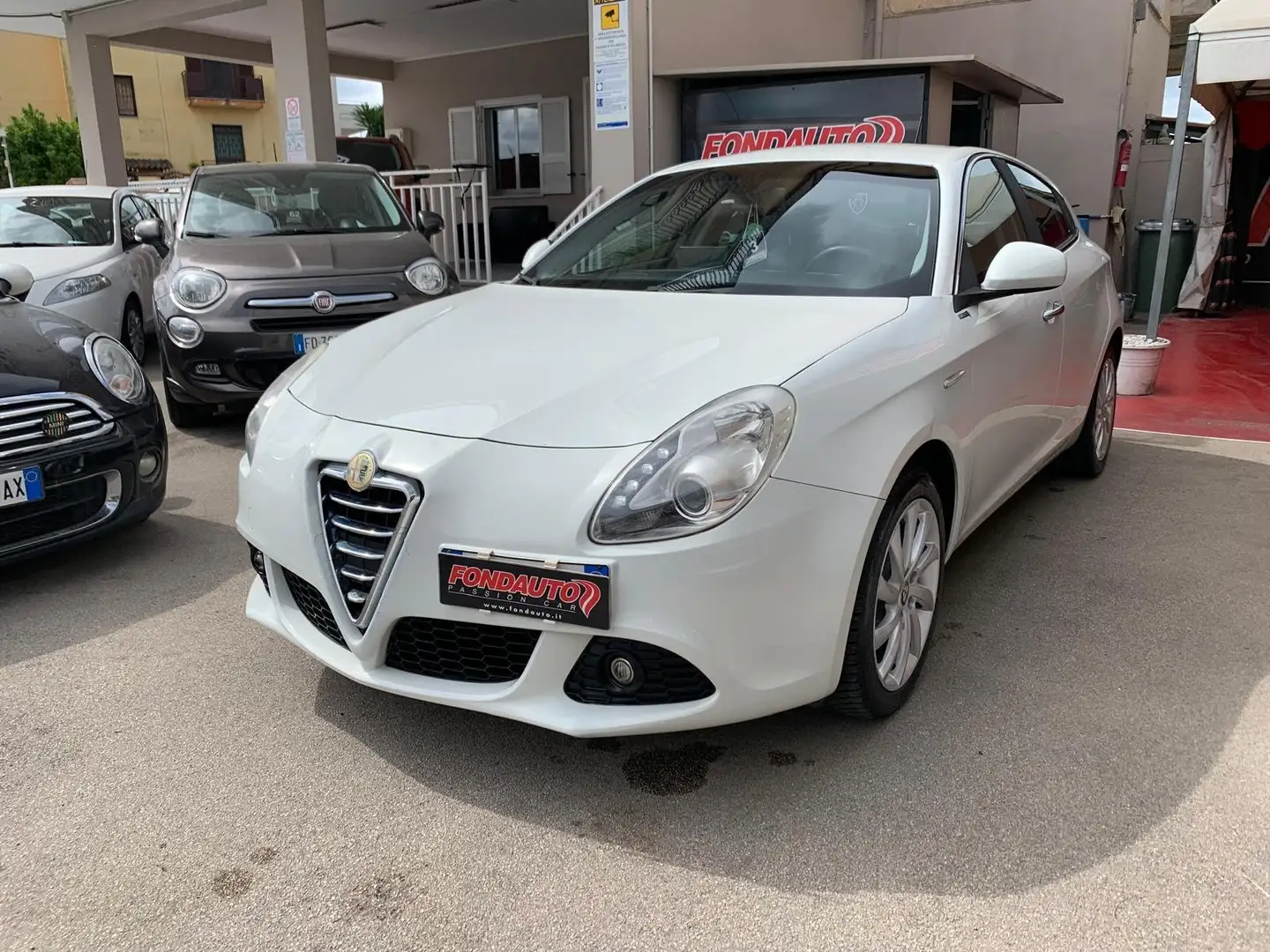 Alfa Romeo Giulietta 1.4 t. Distinctive Gpl 120cv Bianco - 1