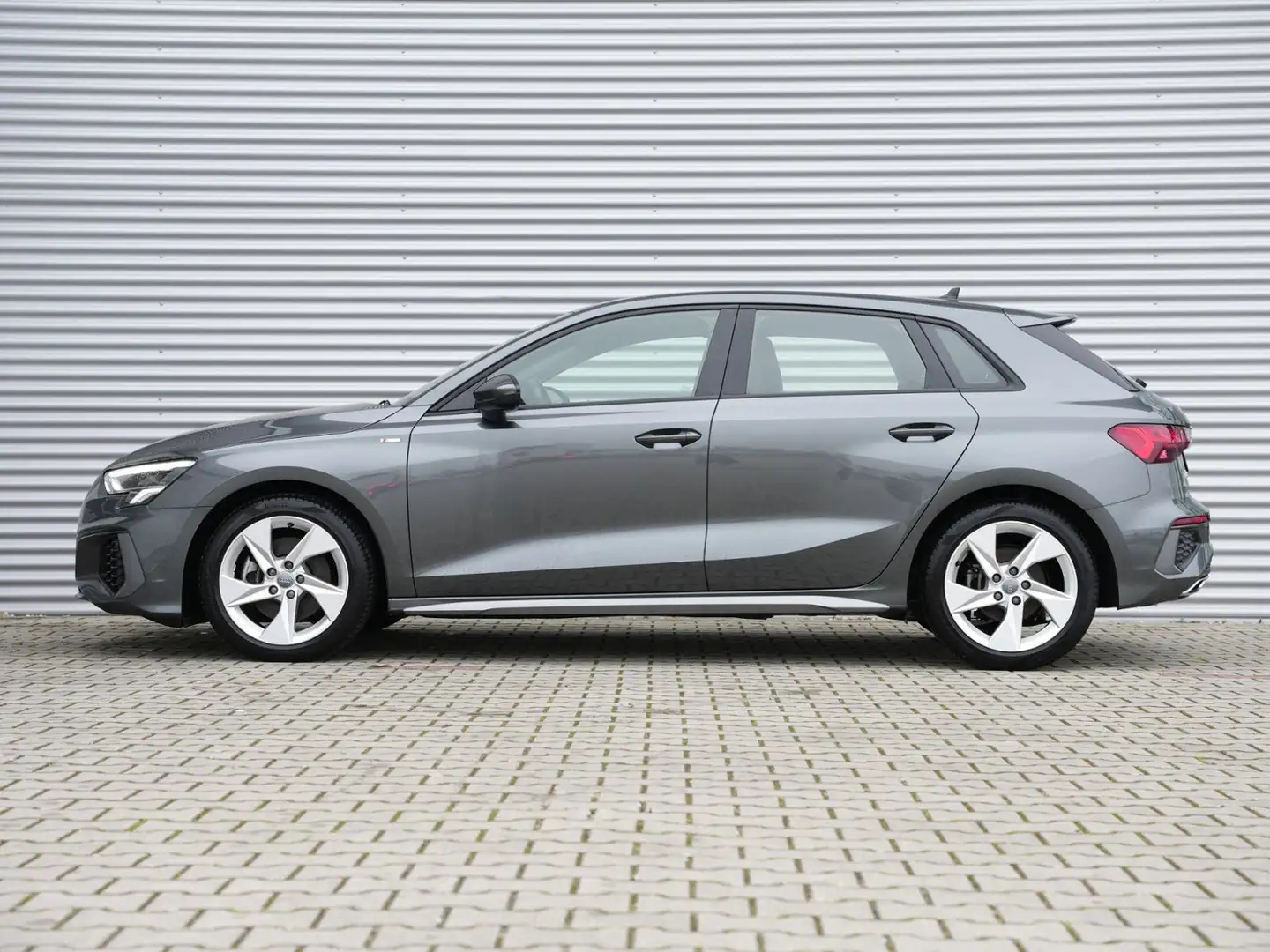 Audi A3 Sportback S line 35 TFSI +LED+NAVI+DAB+ Grau - 2