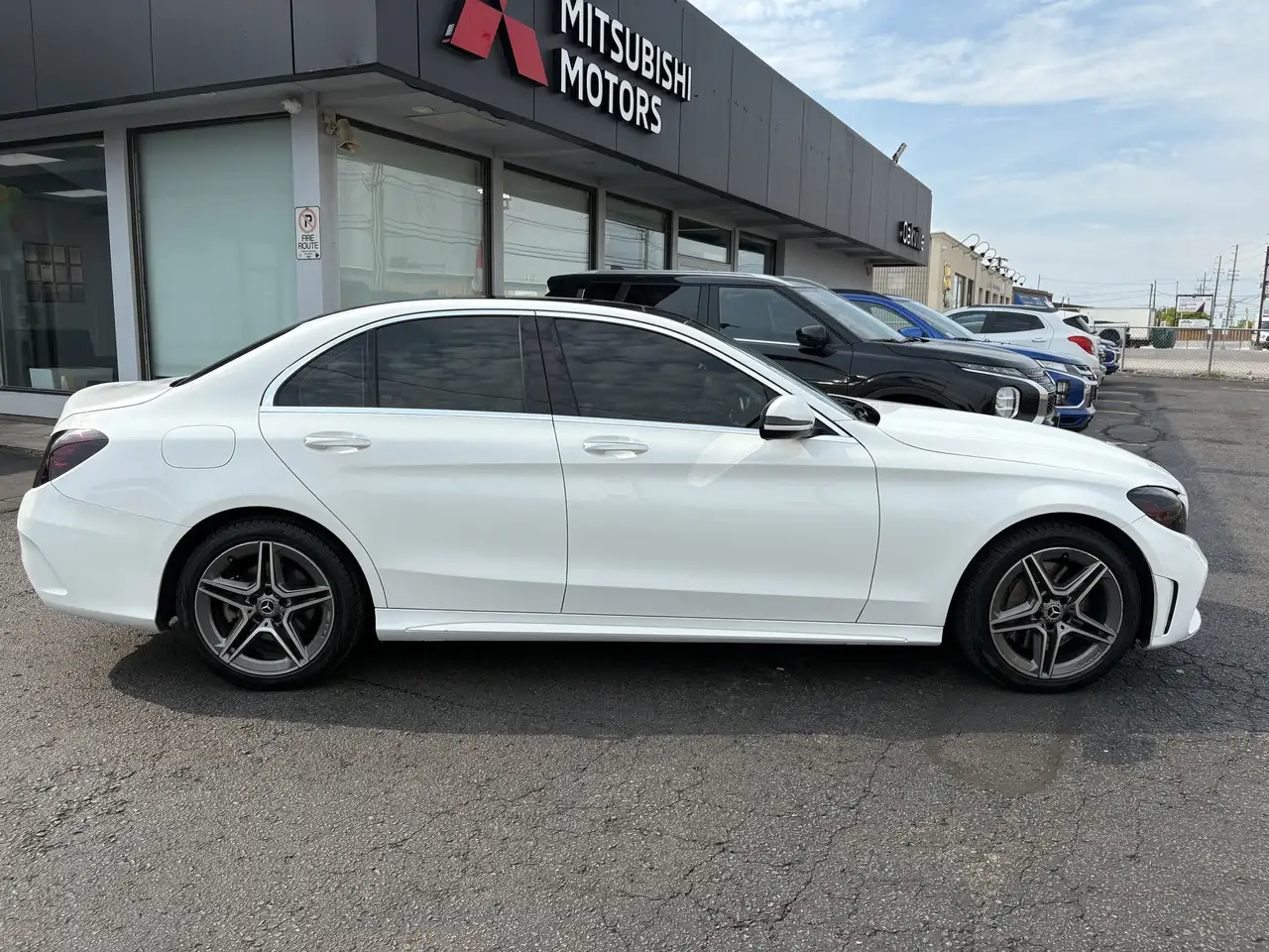 Mercedes-Benz C-Class снимка Mercedes-Benz C-Class