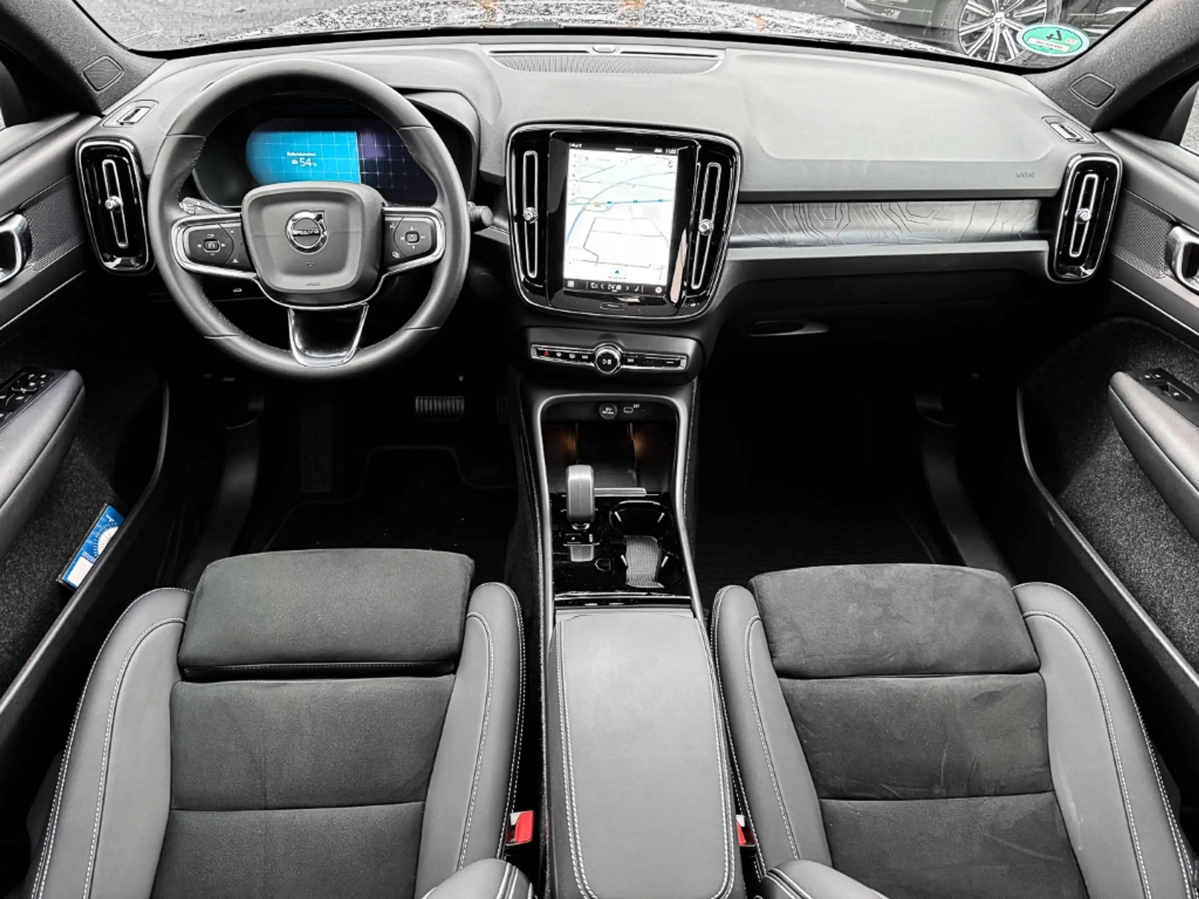 Volvo C40 Recharge Twin Motor AWD Plus Pilot Assist — photo 7