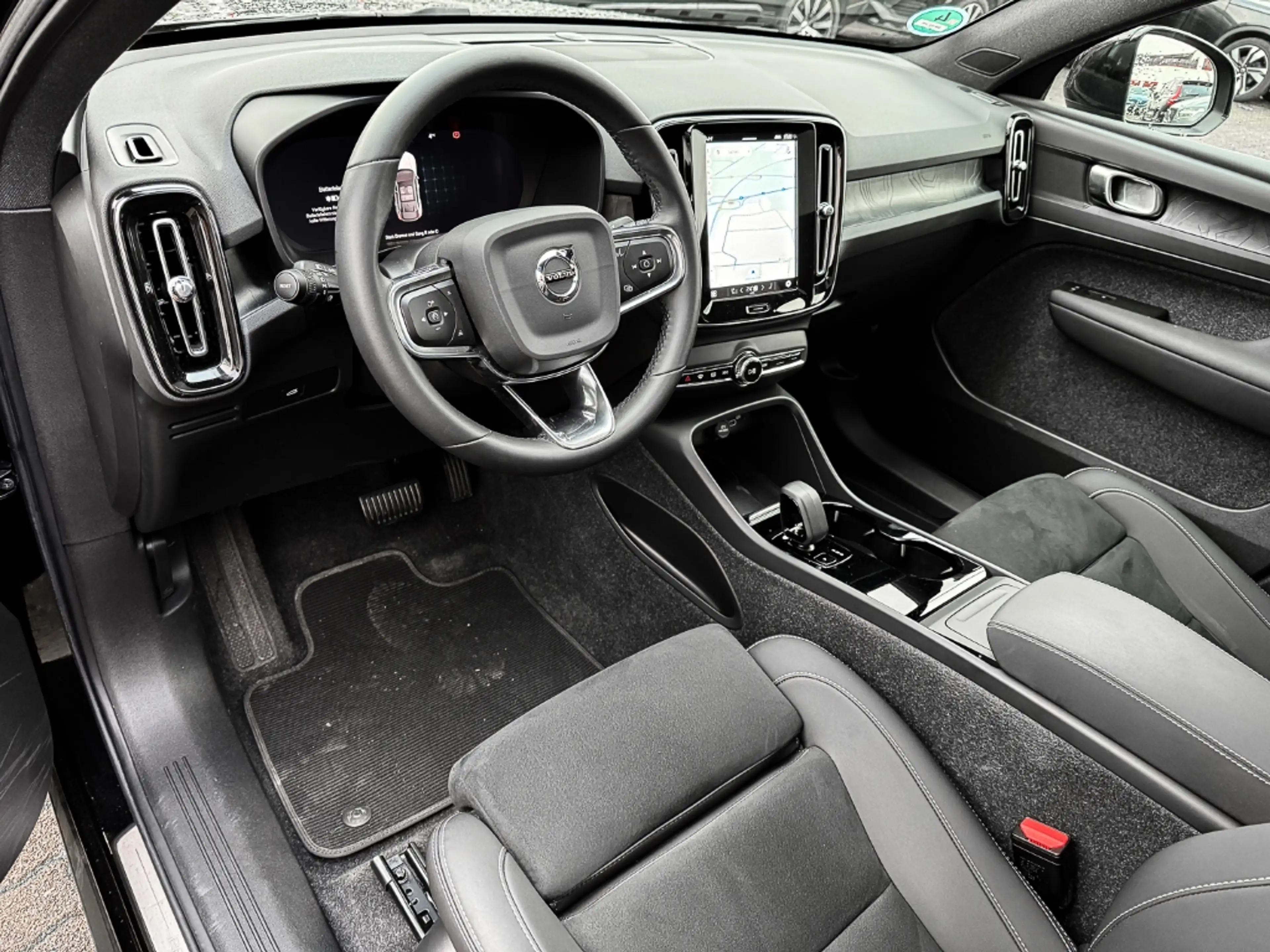 Volvo C40 Recharge Twin Motor AWD Plus Pilot Assist — photo 6