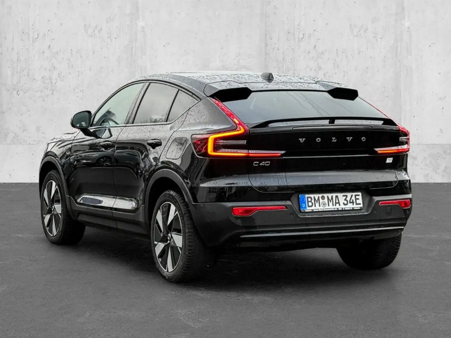 Volvo C40 Recharge Twin Motor AWD Plus Pilot Assist Schwarz - 2