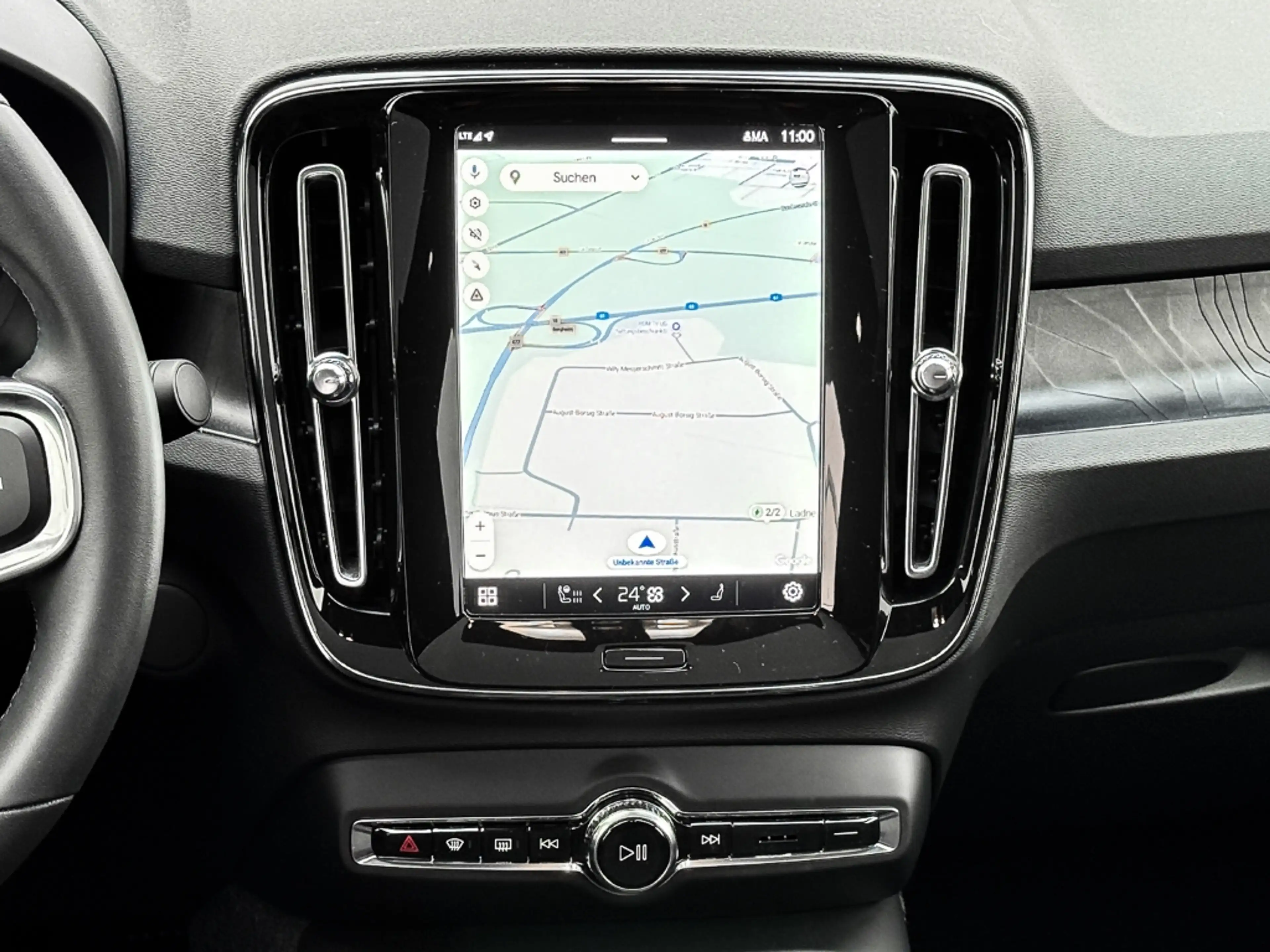 Volvo C40 Recharge Twin Motor AWD Plus Pilot Assist — photo 8