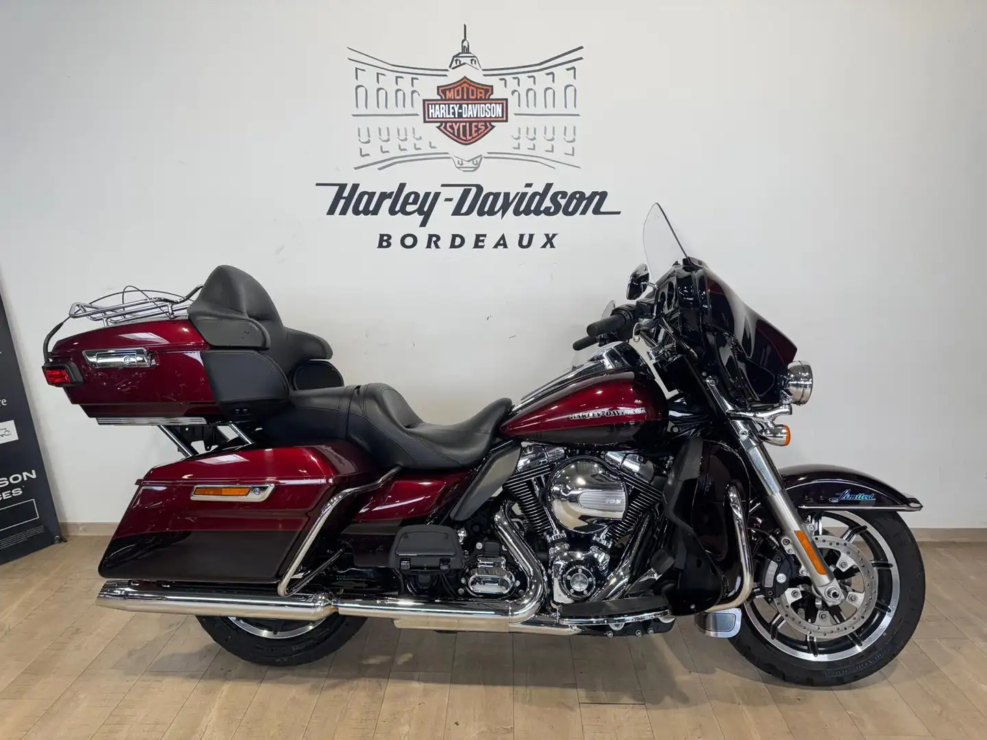 Harley-Davidson Electra Glide Roşu - 1