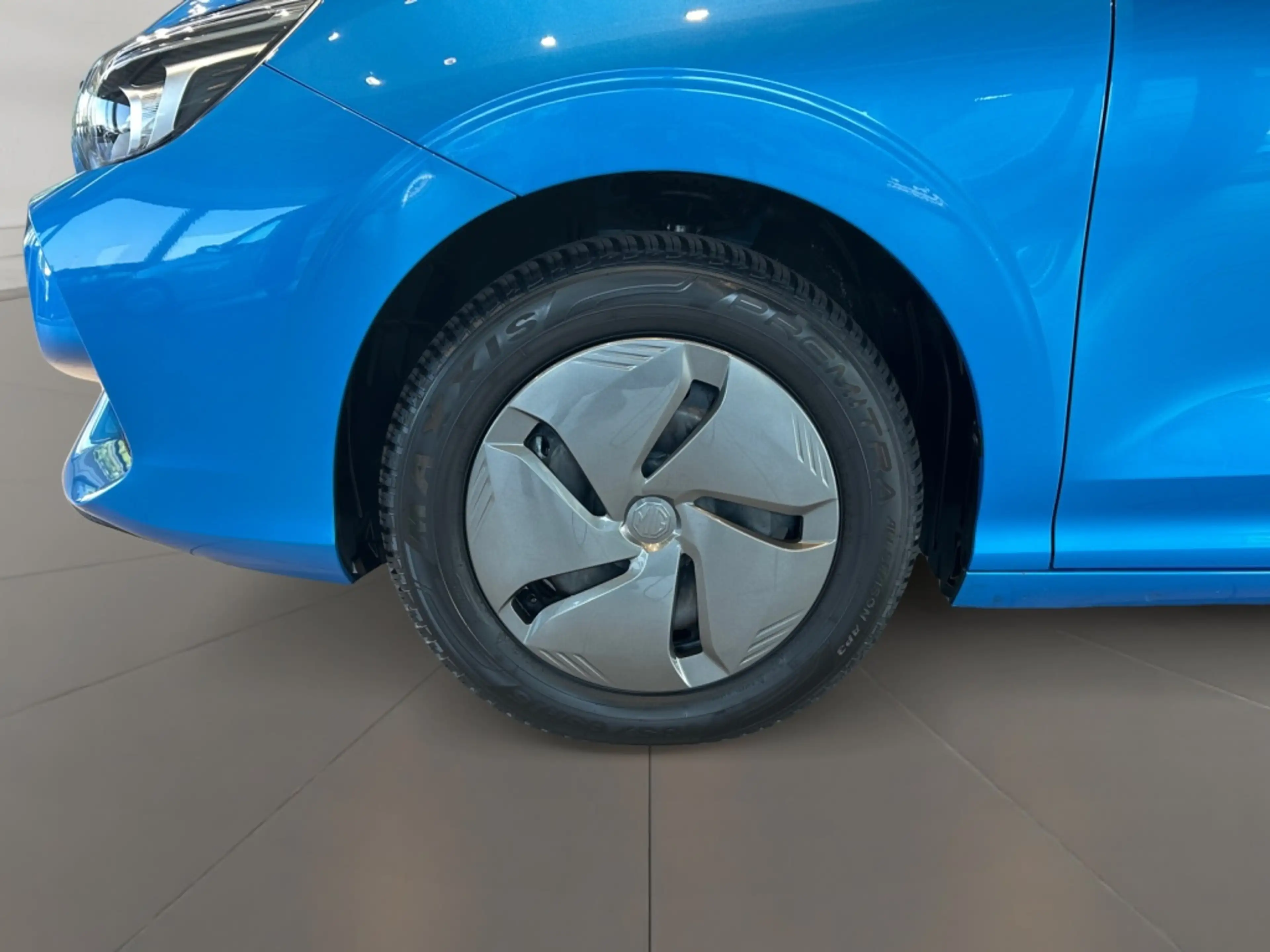 MG MG3 Standard **Kamera/LED — photo 8