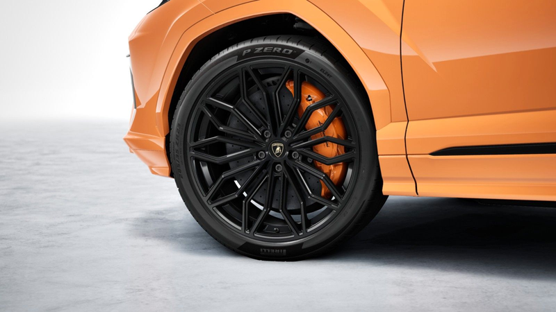 Lamborghini Urus SE 4.0 V8*FULL*CARBON*PANO*B&O*PROD 2026 — photo 3
