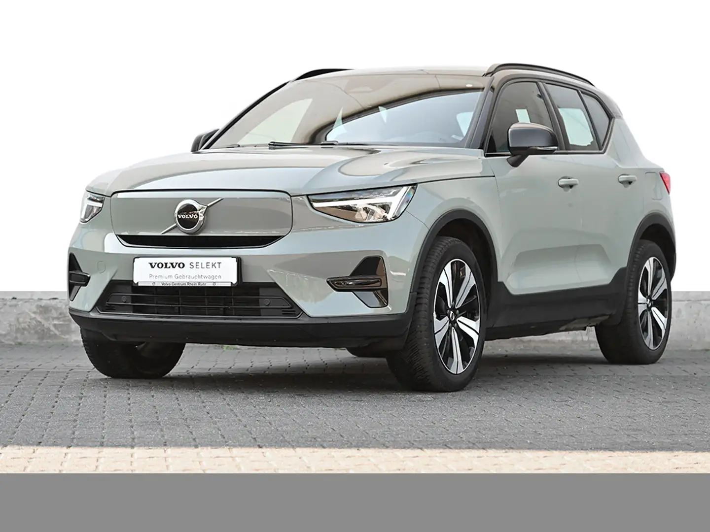 Volvo XC40 Core Recharge NAVI+DAB+FAP+LM 19"+MET+SH+ Зелёный - 2