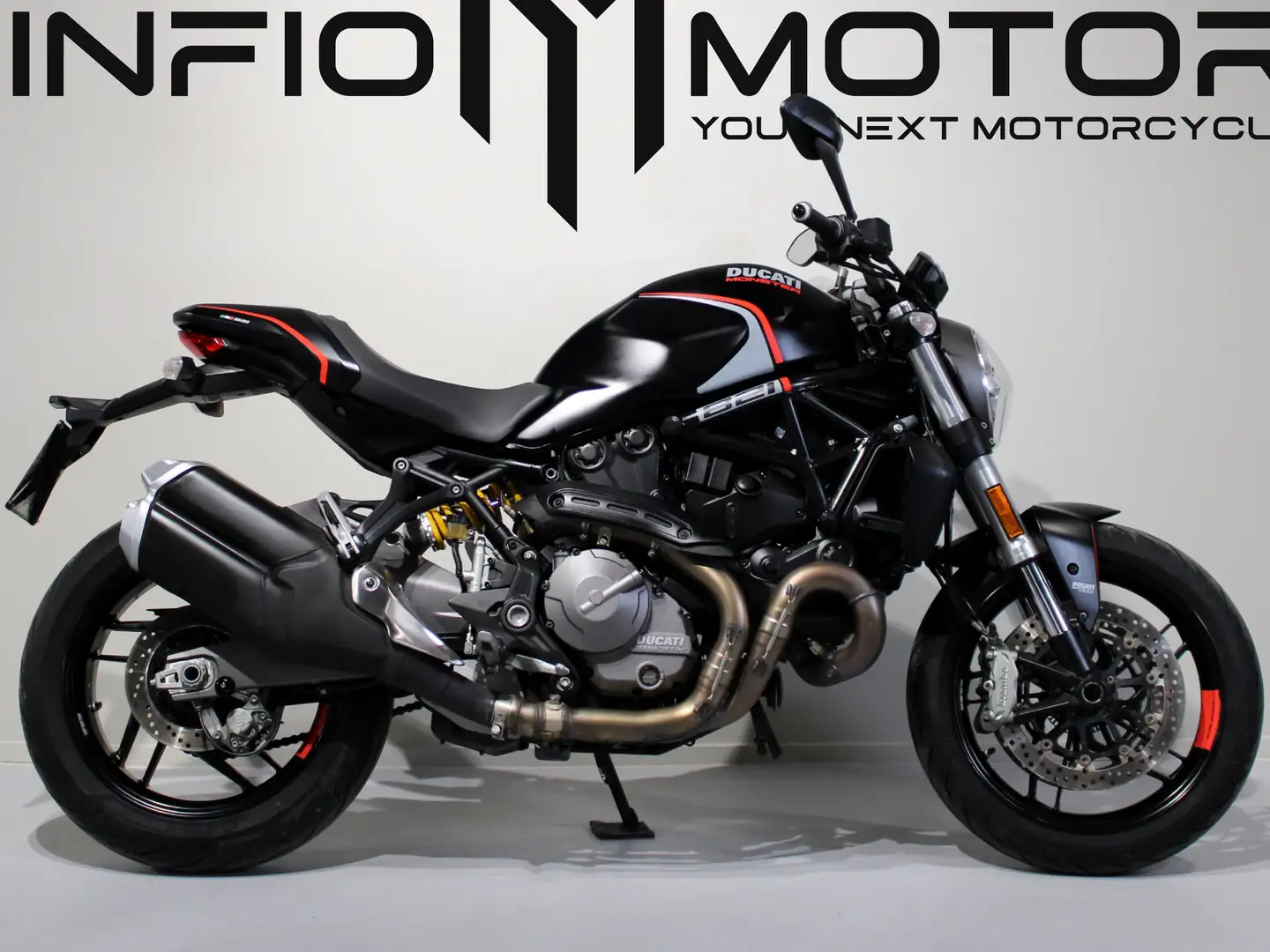 Ducati Monster 821 Stealth - 1