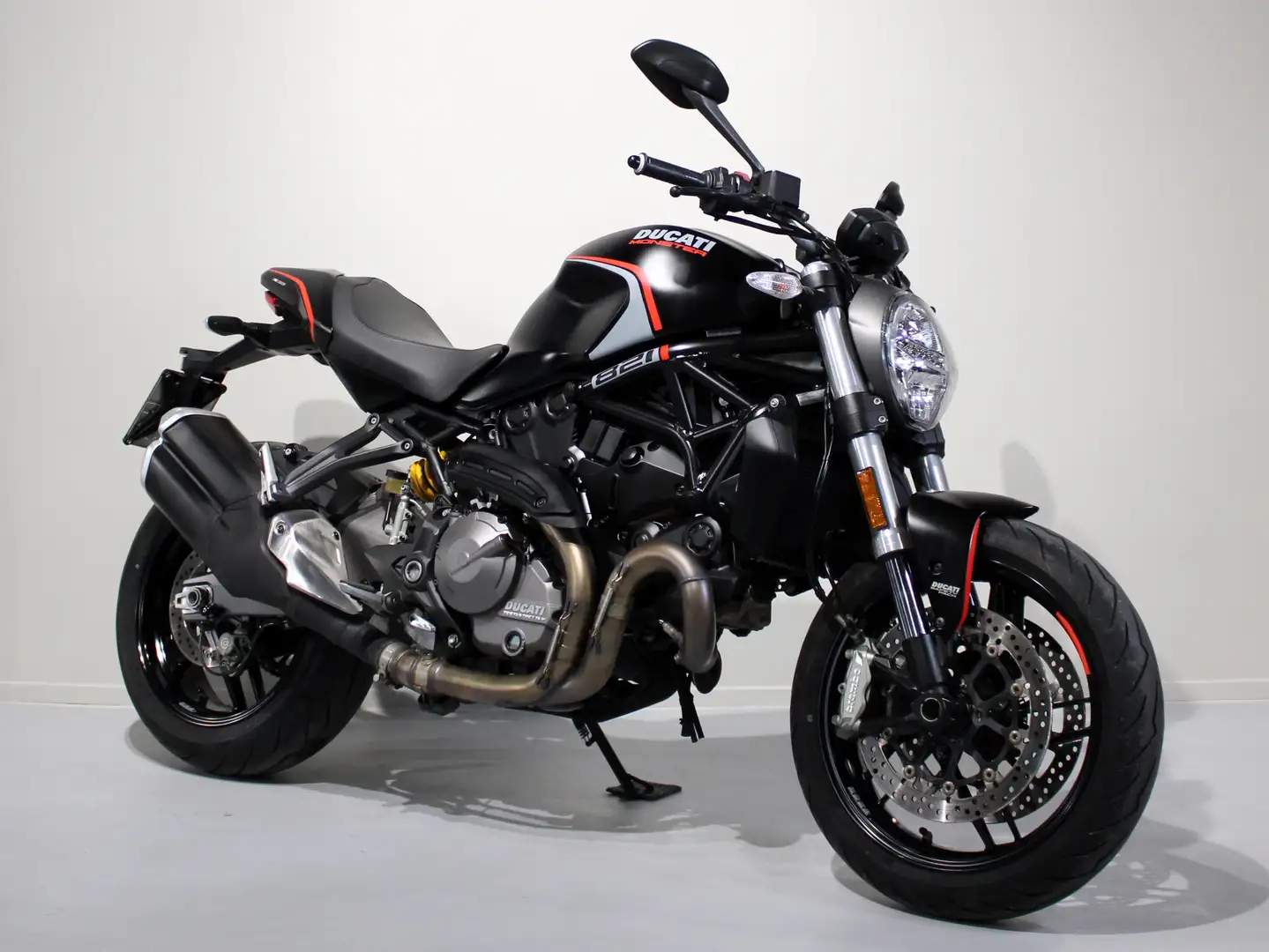 Ducati Monster 821 Stealth - 2