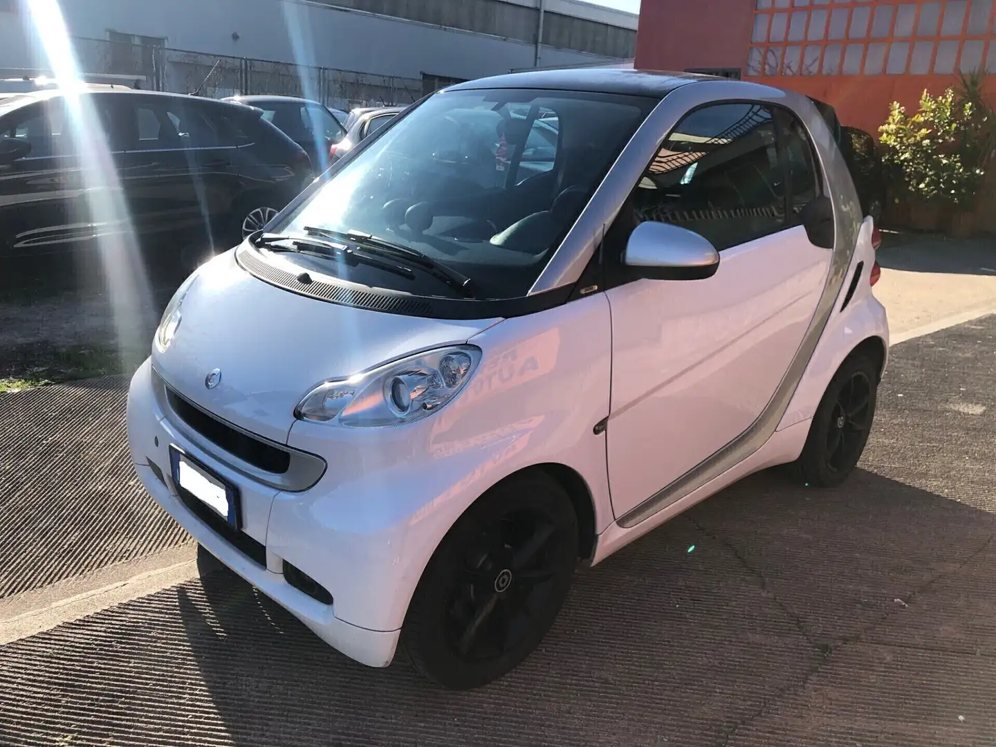 smart forTwo 1000 52 kW MHD coupé HI-TECH Bianco - 2