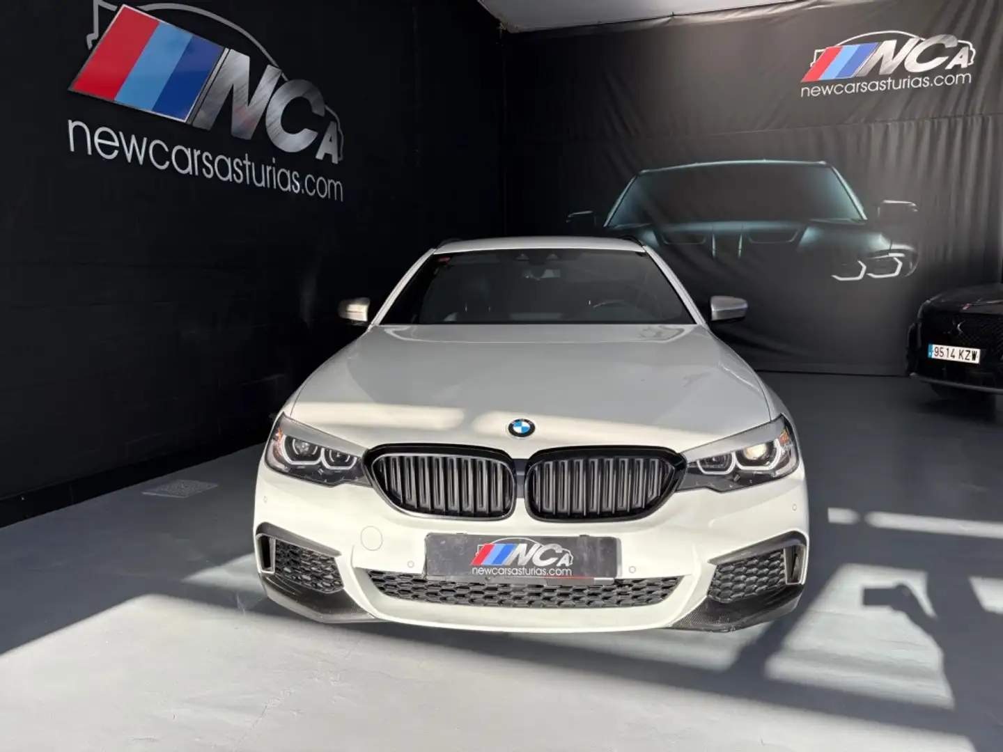 BMW 550 M550d xDrive Wit - 2