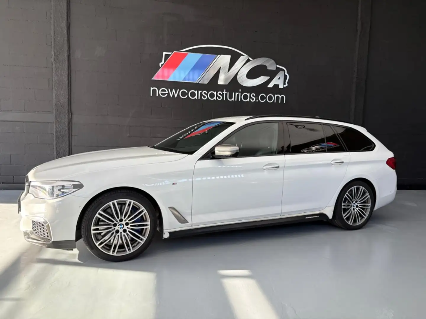 BMW 550 M550d xDrive Wit - 1