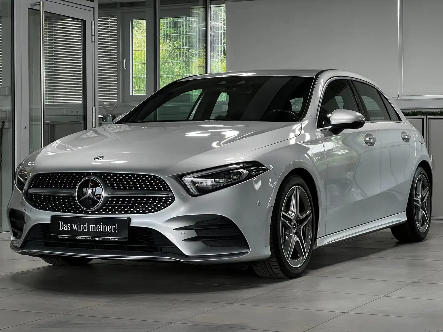 Mercedes-Benz A 220 AMG Line DISTRONIC LED+NAVI+PDC&KAM+KLIMA+ Ezüst - 2