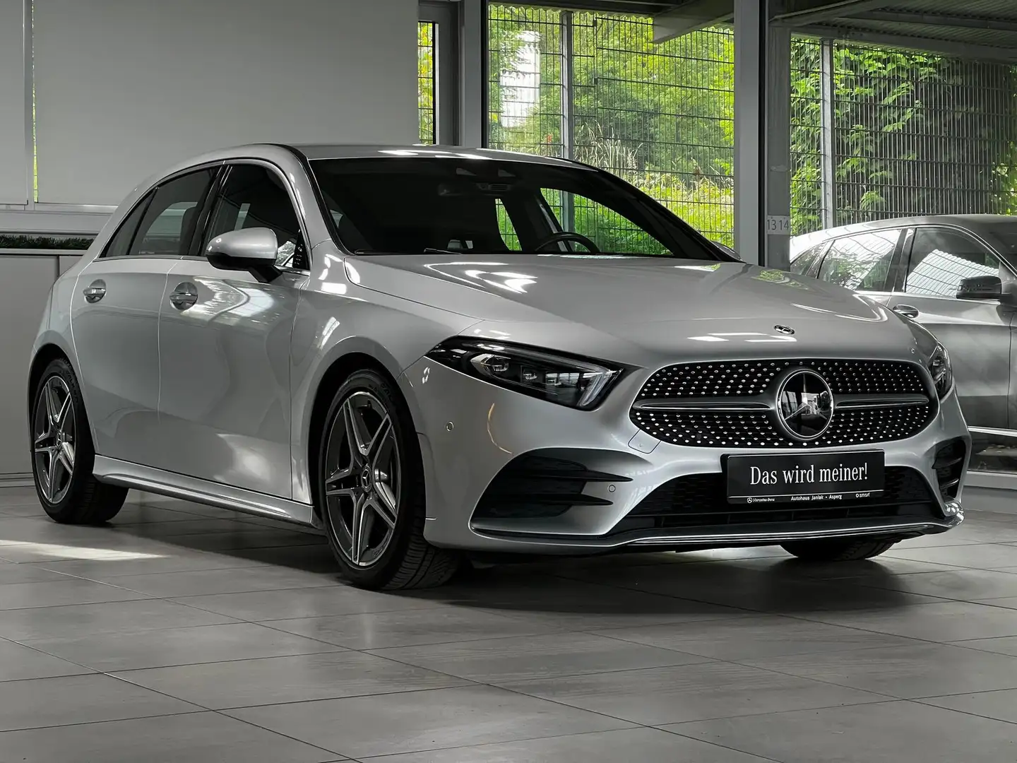 Mercedes-Benz A 220 AMG Line DISTRONIC LED+NAVI+PDC&KAM+KLIMA+ Ezüst - 1