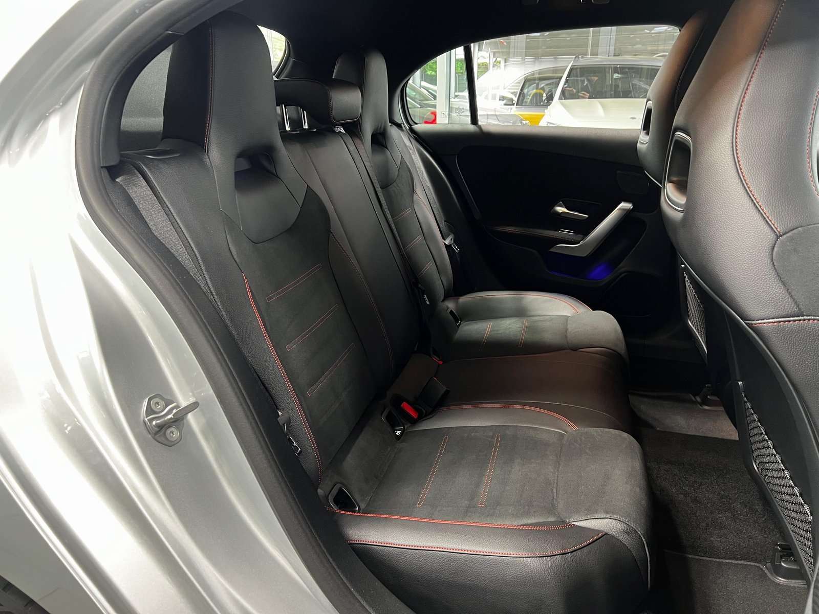 Mercedes-Benz A 220