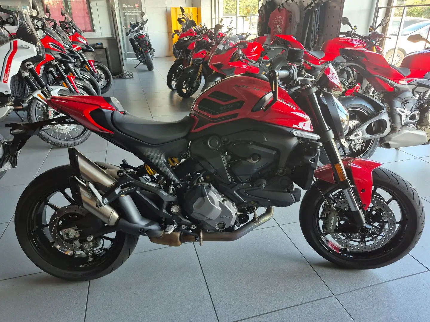 Ducati Monster 937 Plus Rouge - 1