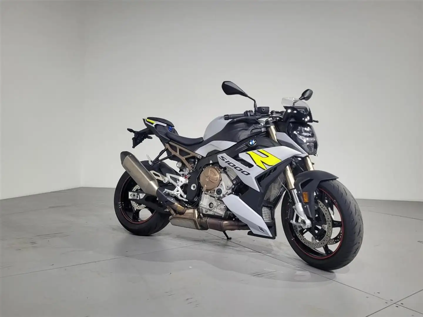 BMW S 1000 R 0 Stříbrná - 1