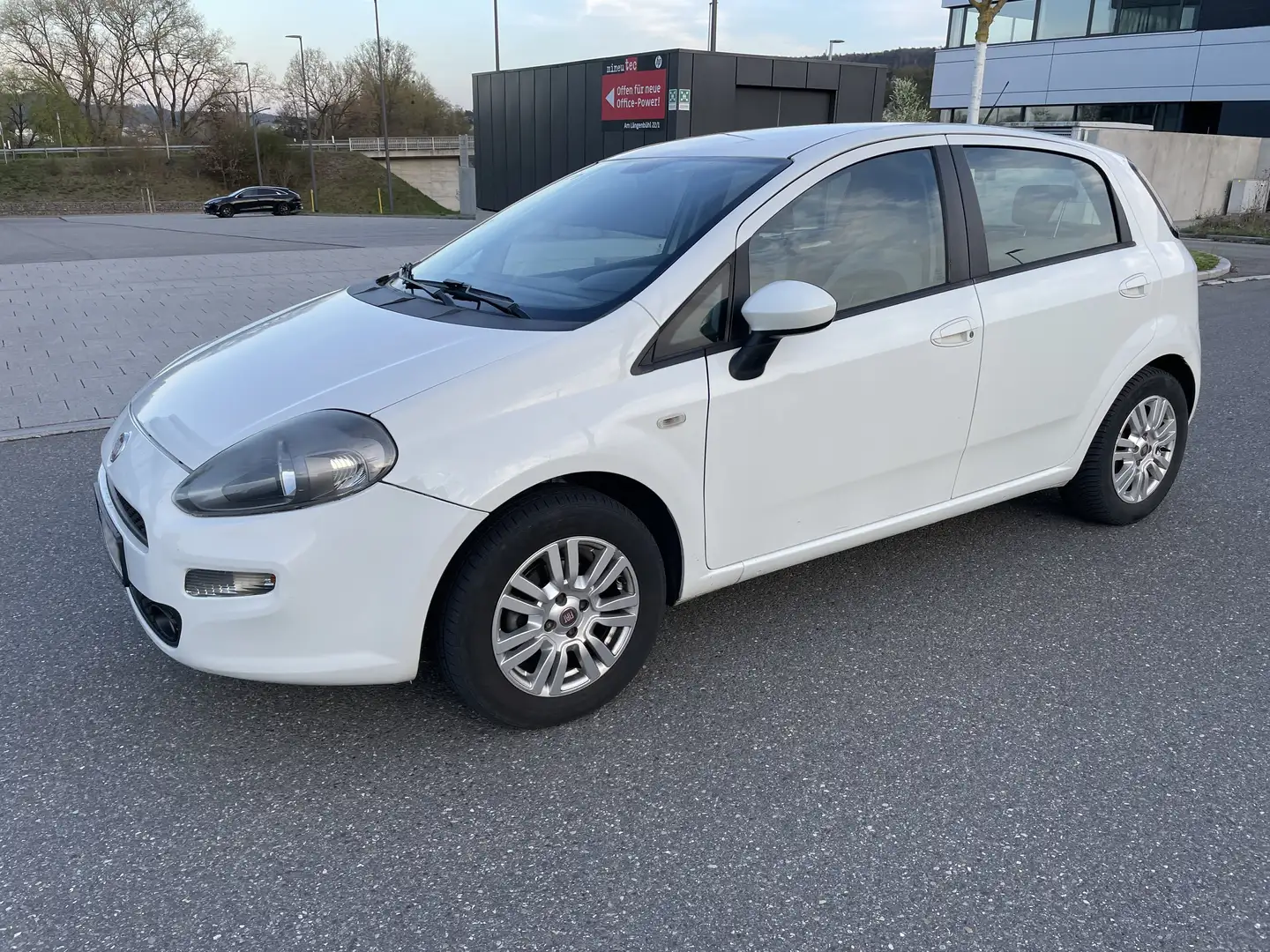 Fiat Punto Evo 1.4 Benzin + Werkseitiges LPG/Tempomat/Klima Blanco - 2